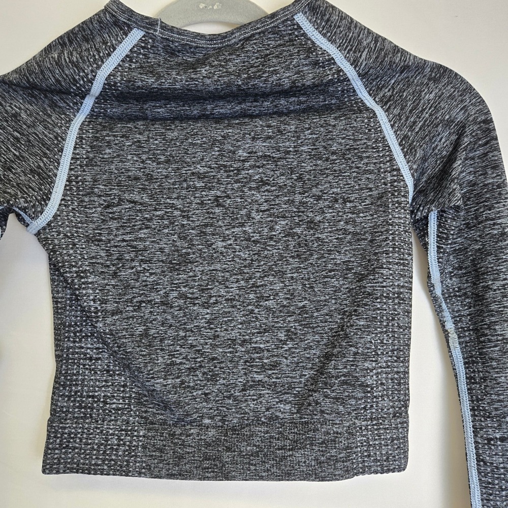 PINK Victorias Secret Seamless Long Sleeve Cropped Active Top w/ Thumb Holes, XS - Picture 6 of 8